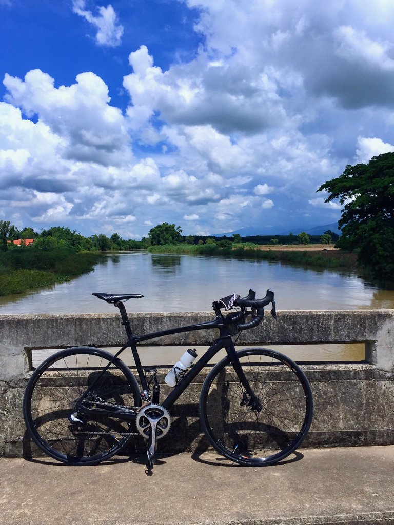 1180149931_bike-river-1.jpg.bf929bf485f3062dbfa277994f42489f.jpg
