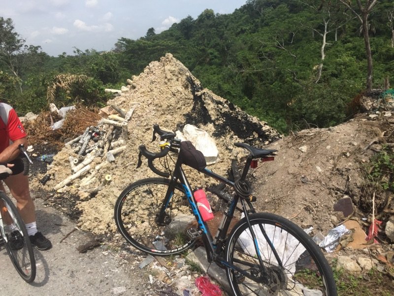 1954050033_RubbishtiproadtoRawang1.jpg.486682c1582b311354ef44a08a6072ed.jpg