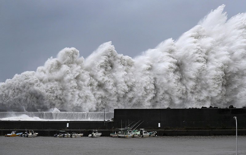 2018-09-04T030812Z_1_LYNXNPEE8305H_RTROPTP_4_ASIA-STORM-JEBI.JPG