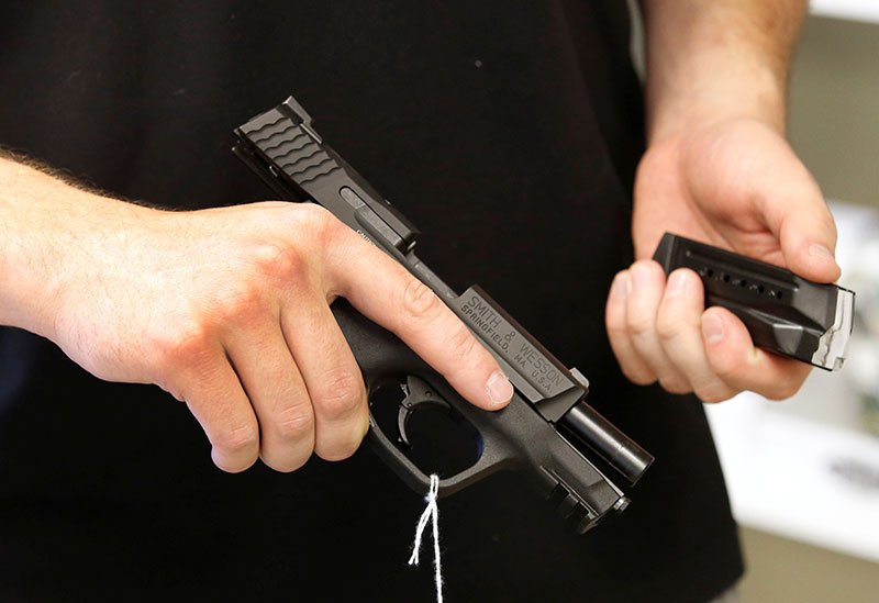 2018-09-06T205742Z_2_LYNXNPEE8520I_RTROPTP_4_USA-GUNS.JPG