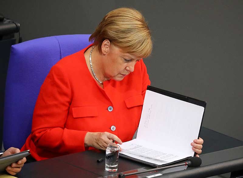 2018-09-12T081616Z_1_LYNXNPEE8B0MH_RTROPTP_4_GERMANY-POLITICS-MERKEL.JPG