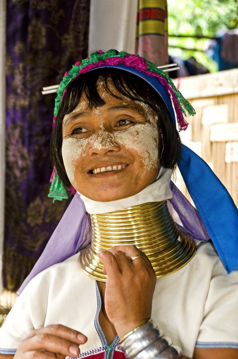 Kayan long neck lady.jpg