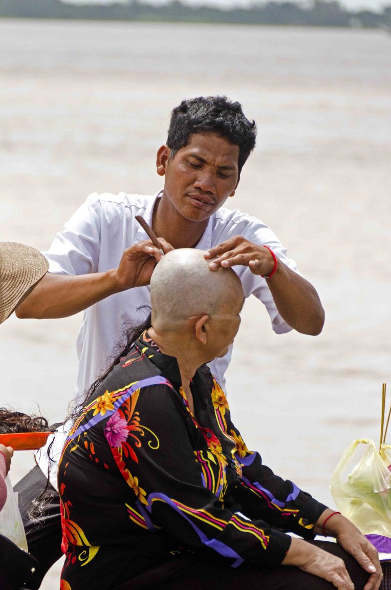shaving head on Rverside.jpg