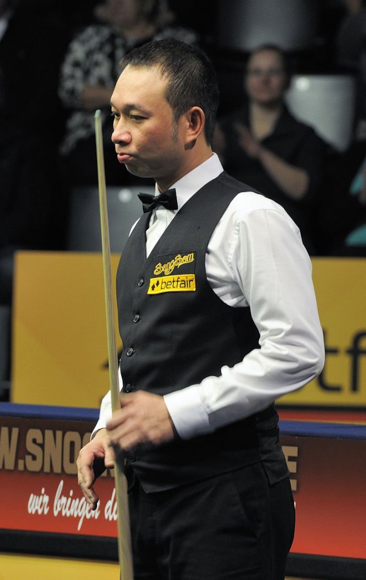 James_Wattana_at_Snooker_German_Masters_(DerHexer)_2013-01-30_05.jpg