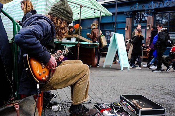begpacking-busking-begging-to-travel.jpg