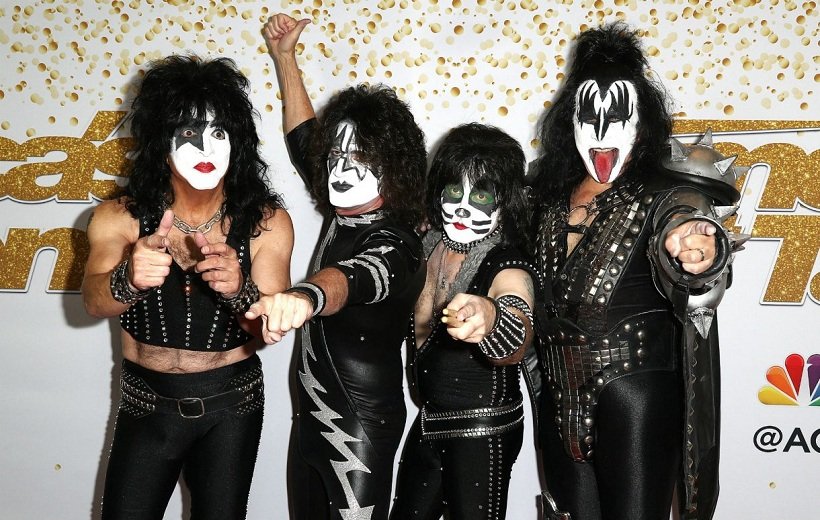 kiss-1220x775.jpg