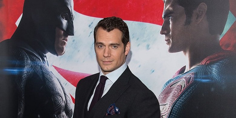 landscape-1458520180-henry-cavill.jpg