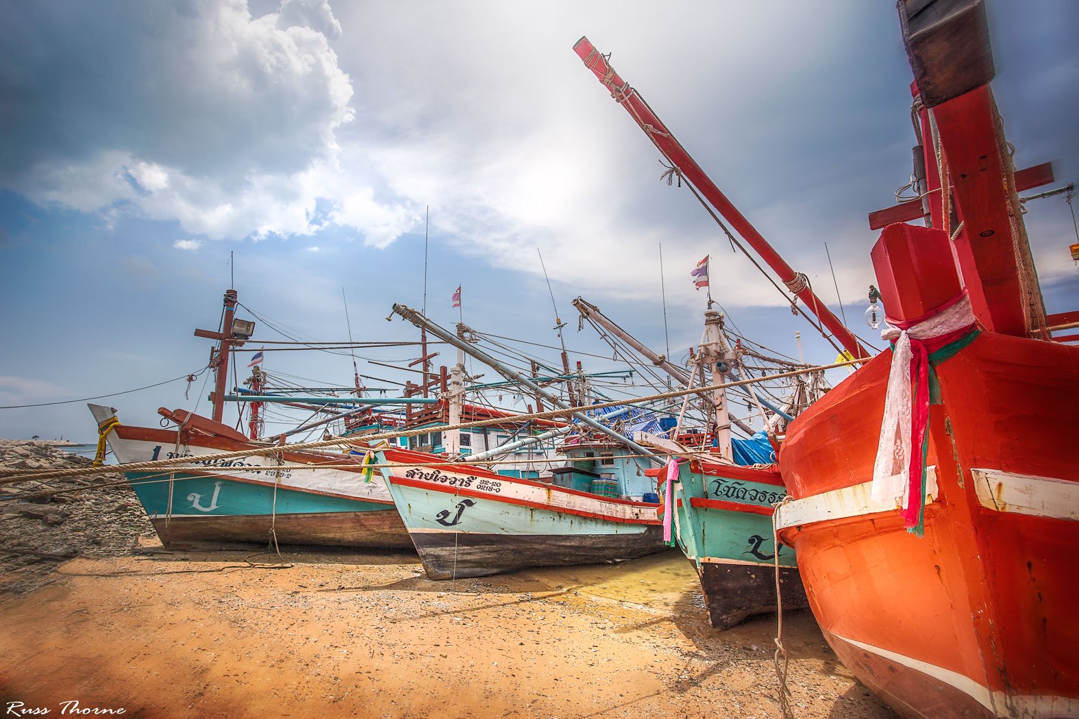 2015-04-30-ban-ampur-4-fishing-boats-IMG_1735.jpg.e58b891ecc376aa6c6276bb828610b44.jpg