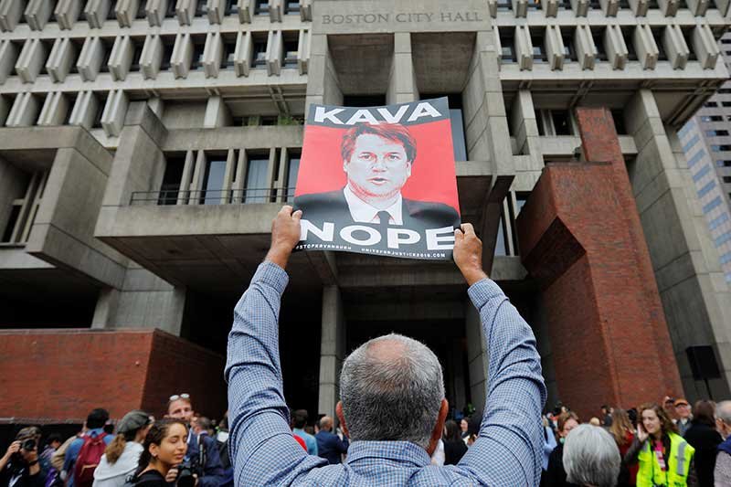 2018-10-01T171030Z_1_LYNXNPEE902H9_RTROPTP_4_USA-COURT-KAVANAUGH-FLAKE.JPG