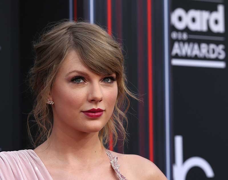 2018-10-08T192528Z_1_LYNXNPEE97180_RTROPTP_4_AWARDS-BILLBOARD.JPG