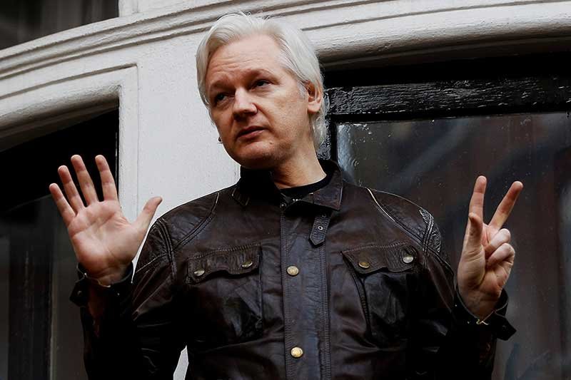 2018-10-14T225454Z_1_LYNXNPEE9D0RR_RTROPTP_4_ECUADOR-ASSANGE.JPG