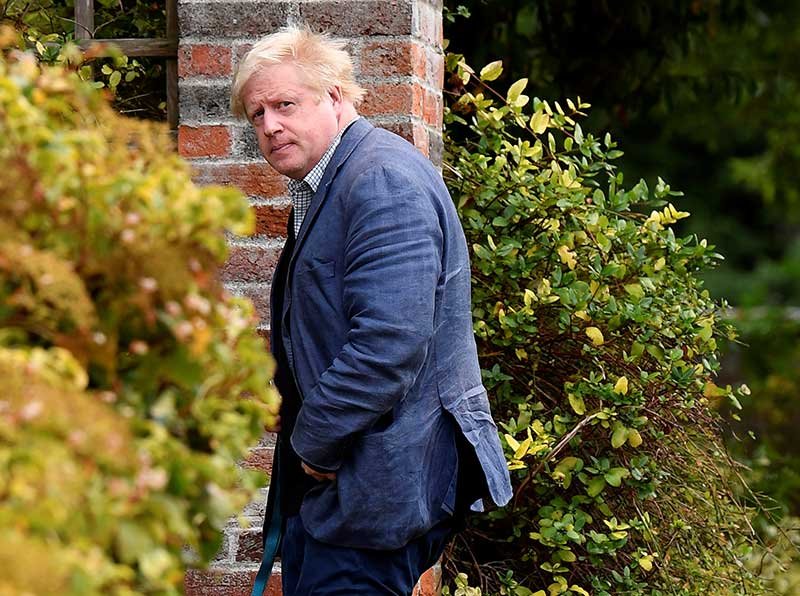 2018-10-15T033554Z_1_LYNXNPEE9E05D_RTROPTP_4_BRITAIN-EU.JPG