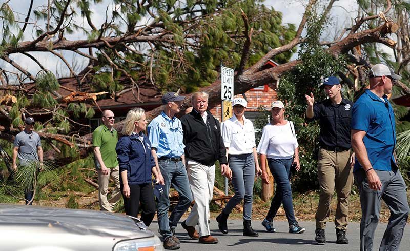 2018-10-16T020912Z_2_LYNXNPEE9E1HQ_RTROPTP_4_STORM-MICHAEL-TRUMP.JPG