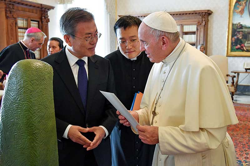 2018-10-19T035053Z_2_LYNXNPEE9H1ID_RTROPTP_4_POPE-SOUTHKOREA.JPG