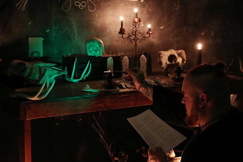 2018-10-21T010729Z_1_LYNXNPEE9K01F_RTROPTP_4_USA-COURT-KAVANAUGH-WITCHES.JPG