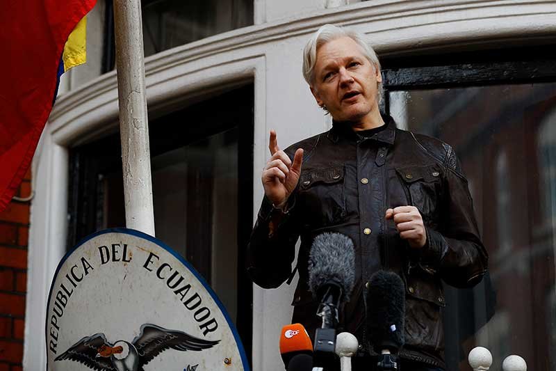 2018-10-24T003643Z_1_LYNXNPEE9N010_RTROPTP_4_ECUADOR-SWEDEN-ASSANGE.JPG