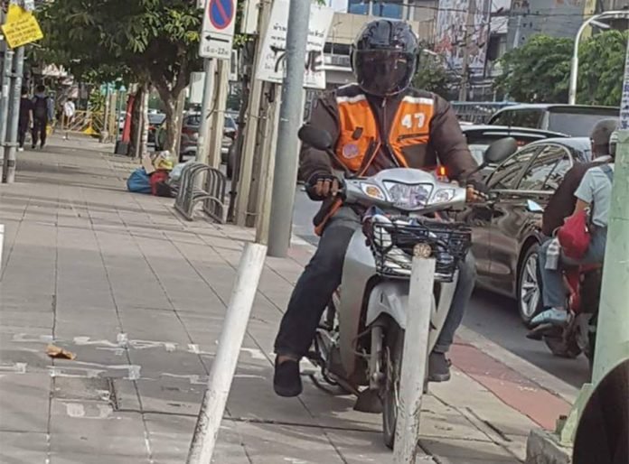 sidewalkmoto_hed-696x514.jpg