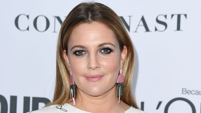 skynews-drew-barrymore-egyptair_4448815.jpg