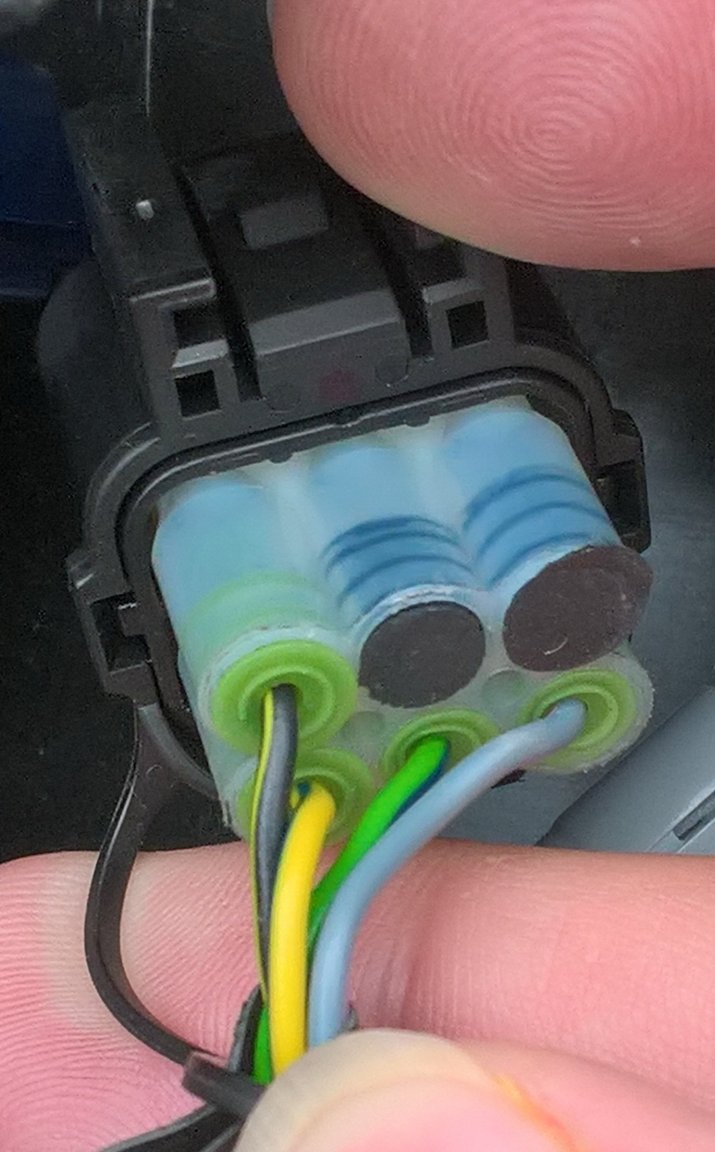 1353050998_Connectors-WP_20180621_17_42_57_Pro.thumb.jpg.bfb6c32a52d990bd88ac75218bf91a74.jpg