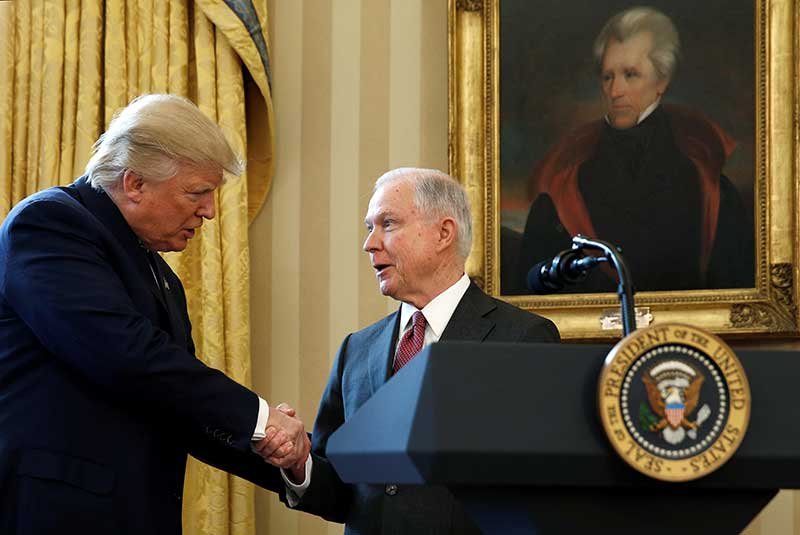 2018-11-07T202356Z_1_LYNXNPEEA61SL_RTROPTP_4_USA-TRUMP-SESSIONS.JPG