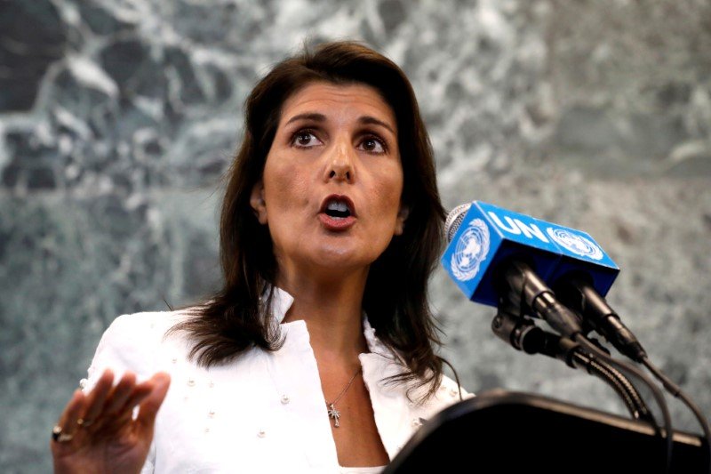 2018-11-09T004030Z_1_LYNXNPEEA8014_RTROPTP_3_USA-TRUMP-HALEY.JPG