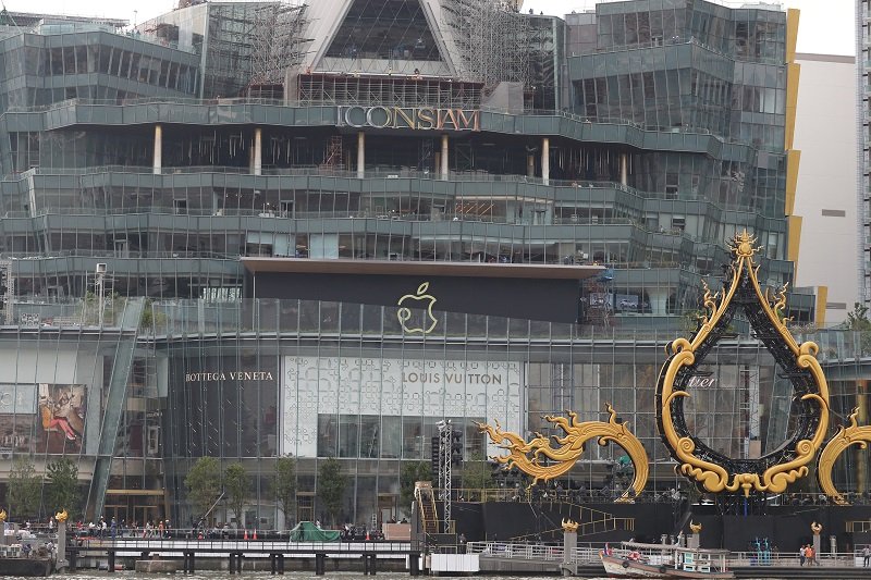 2018-11-09T083031Z_1_LYNXNPEEA80JI_RTROPTP_4_THAILAND-RETAIL.JPG