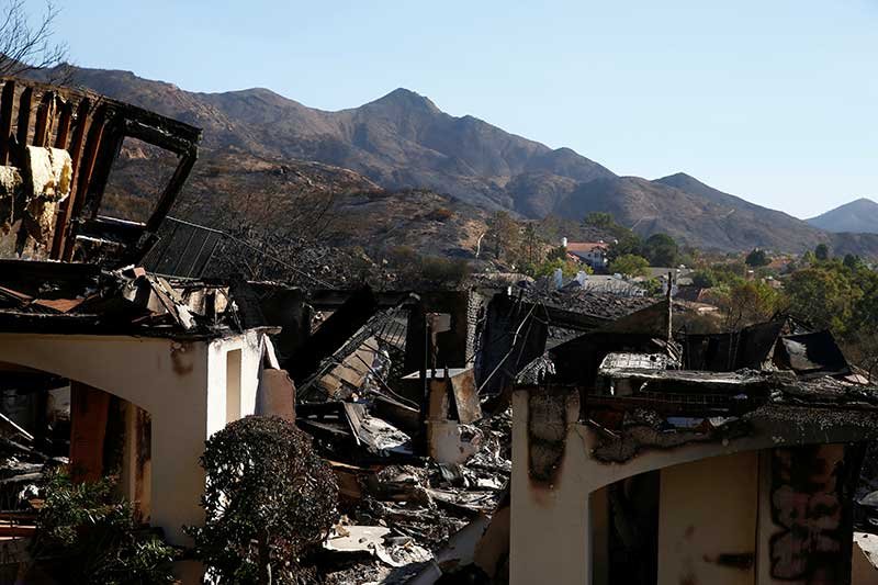 2018-11-12T224215Z_1_LYNXNPEEAB1LG_RTROPTP_4_CALIFORNIA-WILDFIRES.JPG