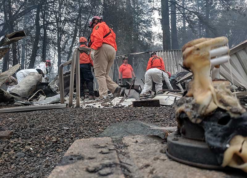 2018-11-13T213708Z_1_LYNXNPEEAC1UD_RTROPTP_4_CALIFORNIA-WILDFIRES.JPG