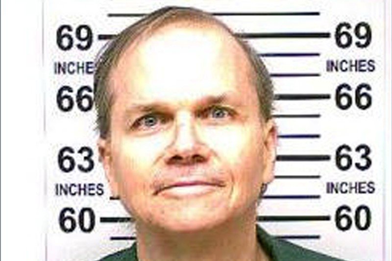 2018-11-16T005229Z_1_LYNXNPEEAF00R_RTROPTP_3_PEOPLE-MARK-DAVID-CHAPMAN.JPG