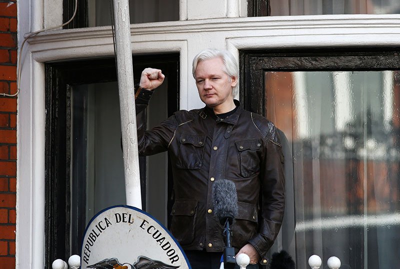 2018-11-16T052617Z_1_LYNXNPEEAF092_RTROPTP_4_ECUADOR-ASSANGE.JPG