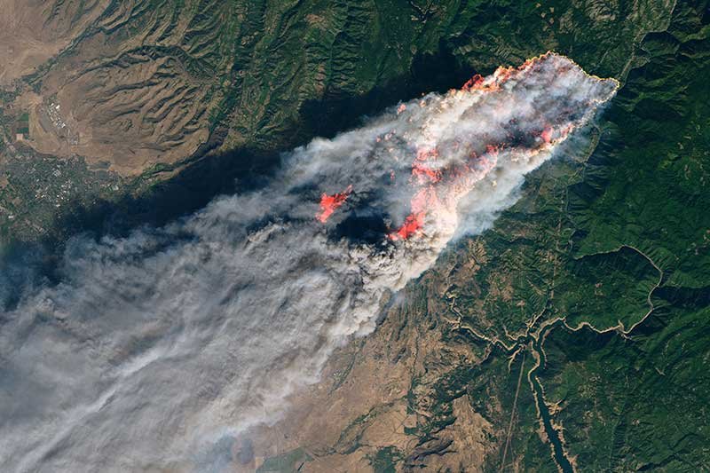 2018-11-19T005248Z_4_LYNXNPEEAH06D_RTROPTP_4_CALIFORNIA-WILDFIRES.JPG