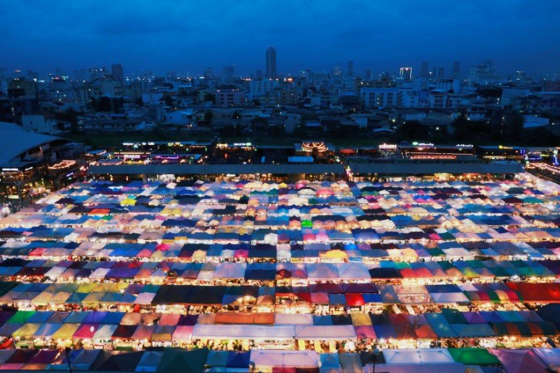 2018-11-19T025630Z_1_LYNXNPEEAI03G_RTROPTP_3_THAILAND-ECONOMY-GDP.JPG