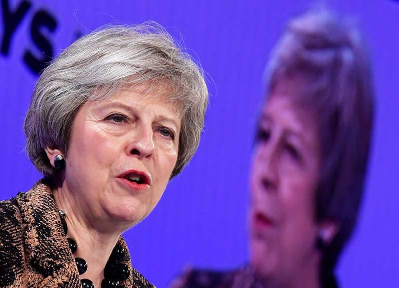 2018-11-19T143925Z_1_LYNXNPEEAI0Z4_RTROPTP_4_BRITAIN-EU.JPG