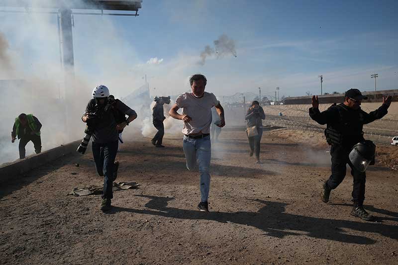 2018-11-25T223035Z_1_LYNXNPEEAO0VL_RTROPTP_4_USA-IMMIGRATION-CARAVAN.JPG