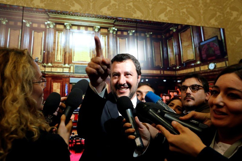 2018-11-26T081006Z_1_LYNXNPEEAP0HO_RTROPTP_3_ITALY-BUDGET.JPG