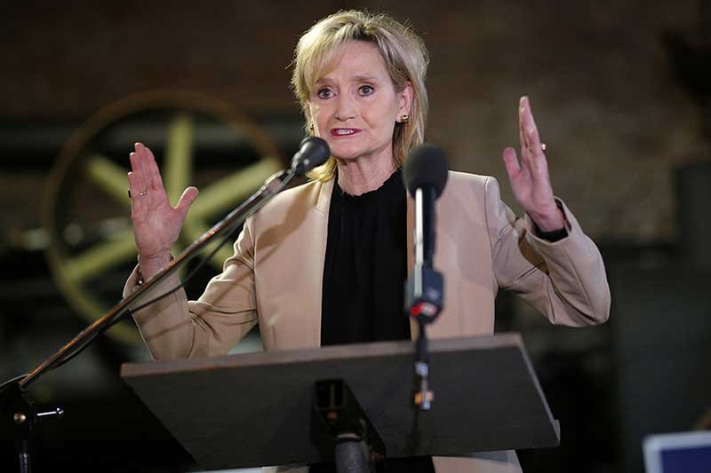 2018-11-28T035246Z_1_LYNXNPEEAR07P_RTROPTP_4_USA-ELECTION-MISSISSIPPI.JPG