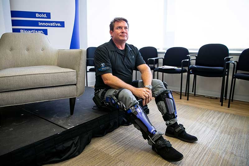 2018-11-29T233514Z_1_LYNXNPEEAS1UN_RTROPTP_4_USA-MILITARY-EXOSKELETON.JPG