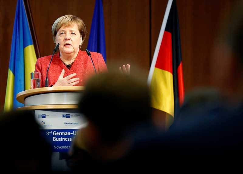 2018-11-30T003349Z_1_LYNXNPEEAT00V_RTROPTP_4_GERMANY-UKRAINE.JPG