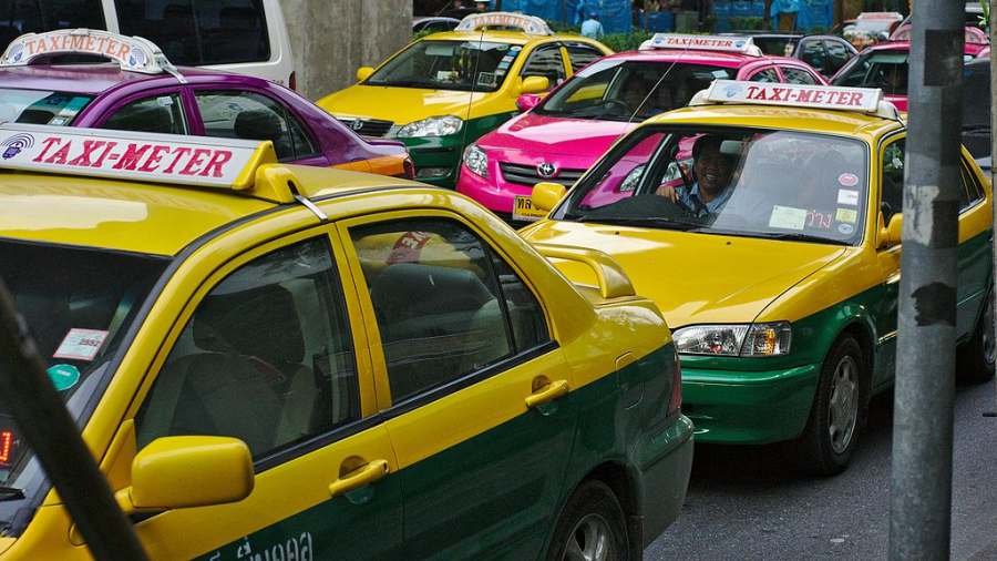 Taxis_Bangkok.jpg