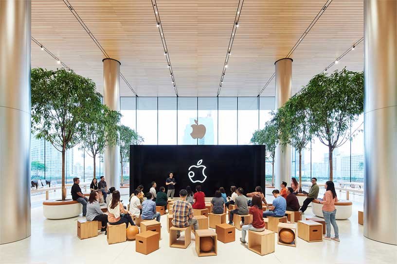 apple-bangkok_store-opening-today-at-apple_11072018_big.jpg.large.jpg