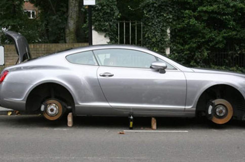 bentley-on-bricks-wheel-theives-415x275.jpg.7ed7c3a213c11813c740a40d0fec89eb.jpg