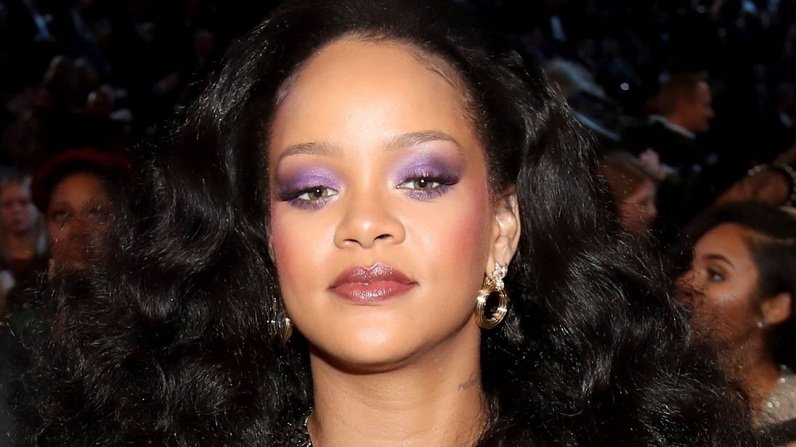 skynews-rihanna-grammy-awards_4429422.jpg