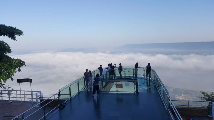 skywalk-696x392.jpg