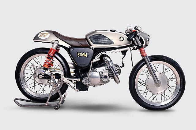 13_12_2018_GDZH_Suzuki_A100_Racer_Custom_Pipeburn_01.jpg.b10d064c04b8d304e051f9cfdc7224c3.jpg