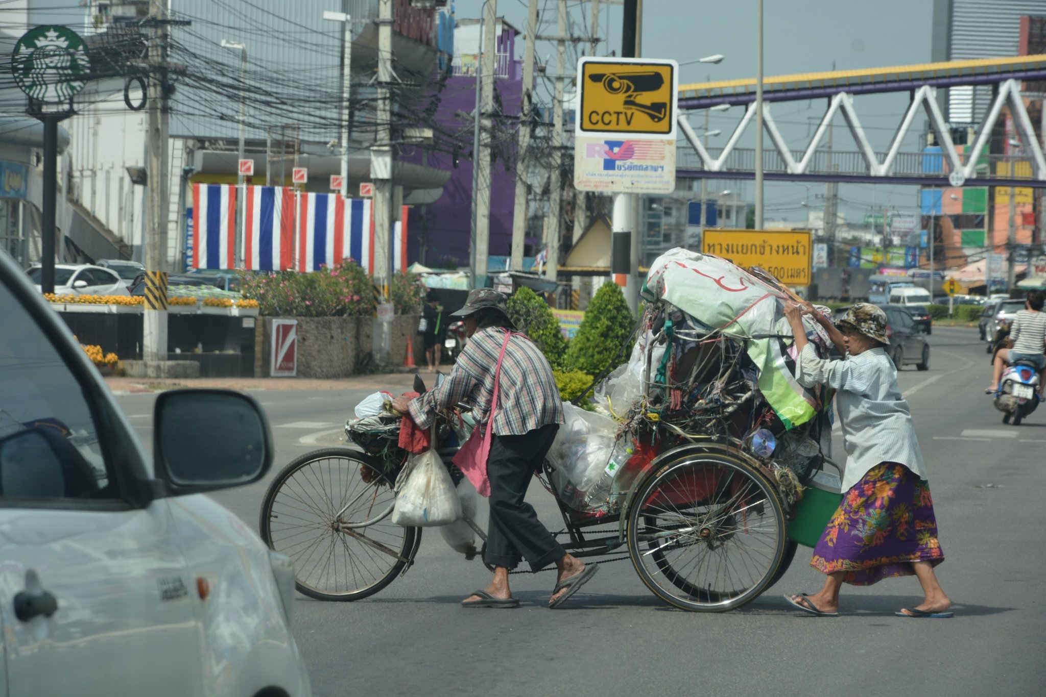 plastic vendor.JPG