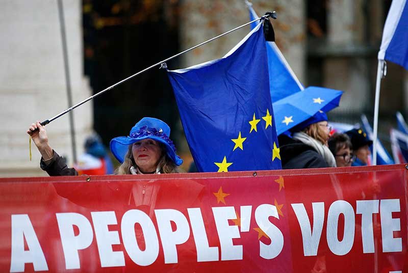 2018-12-06T083139Z_1_LYNXMPEEB50IK_RTROPTP_4_BRITAIN-EU.JPG
