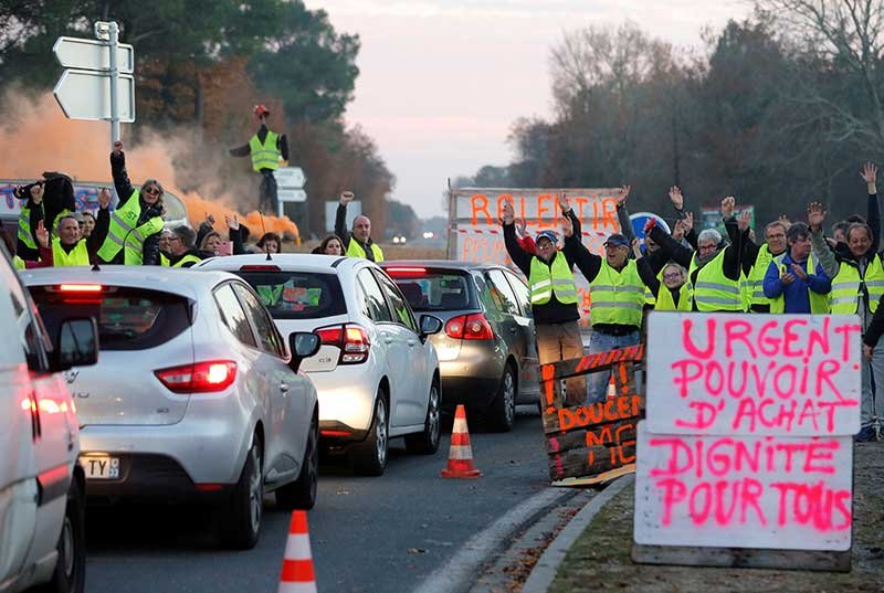 2018-12-06T142203Z_2_LYNXMPEEB50PO_RTROPTP_4_FRANCE-PROTESTS.JPG