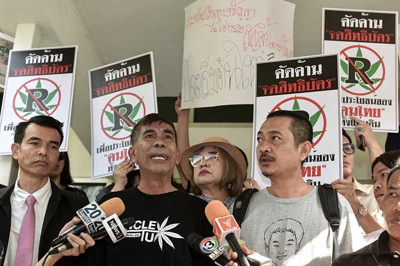 2018-12-12T044802Z_1_LYNXMPEEBB099_RTROPTP_4_THAILAND-CANNABIS.JPG