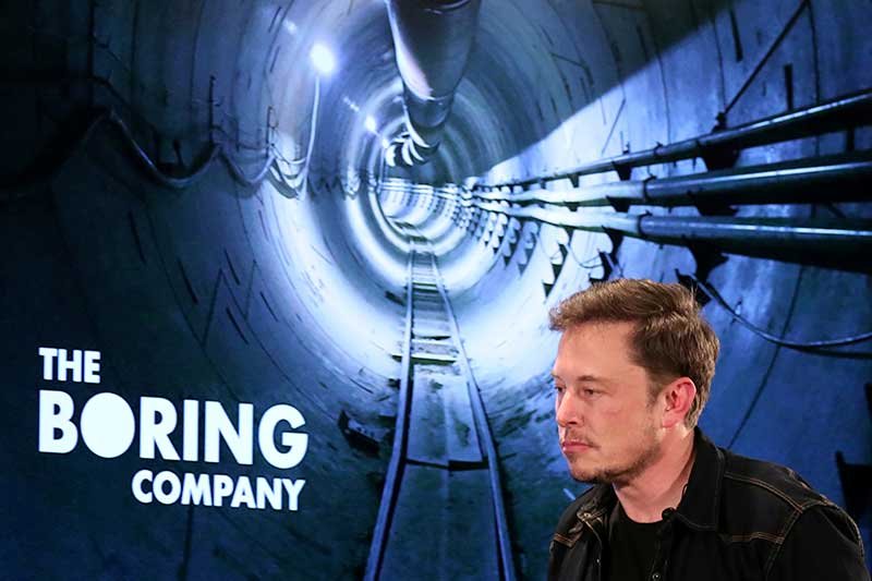 2018-12-19T045457Z_3_LYNXMPEEBI01S_RTROPTP_4_MUSK-TUNNEL.JPG