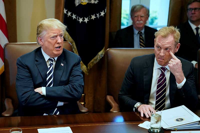 2018-12-23T171904Z_1_LYNXNPEEBM0ED_RTROPTP_4_USA-TRUMP-MATTIS.JPG